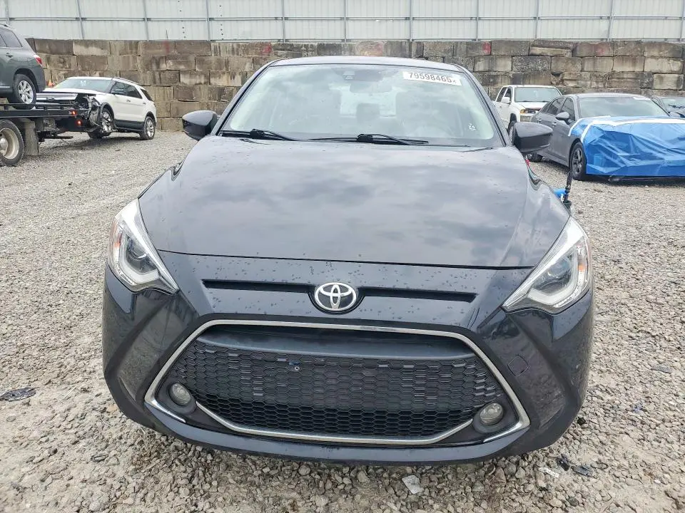 2019 TOYOTA YARIS XLE  