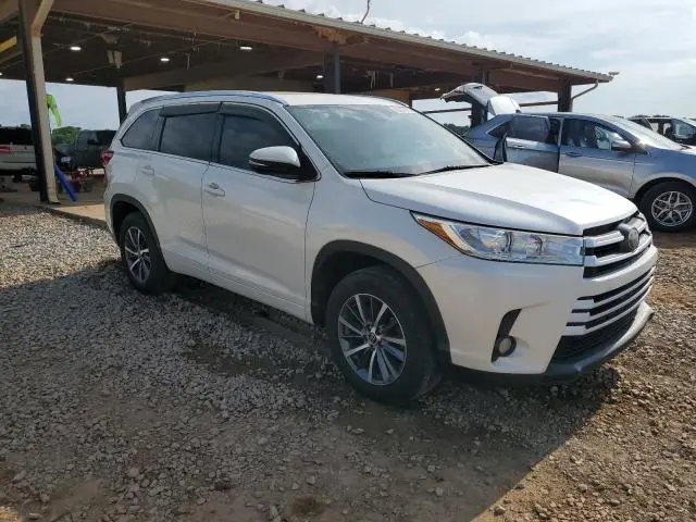 2018 TOYOTA HIGHLANDER SE  