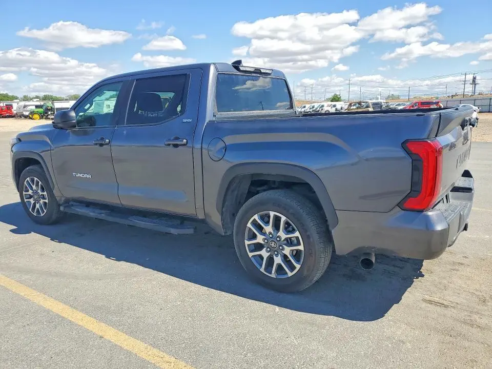 2023 TOYOTA TUNDRA SR5  