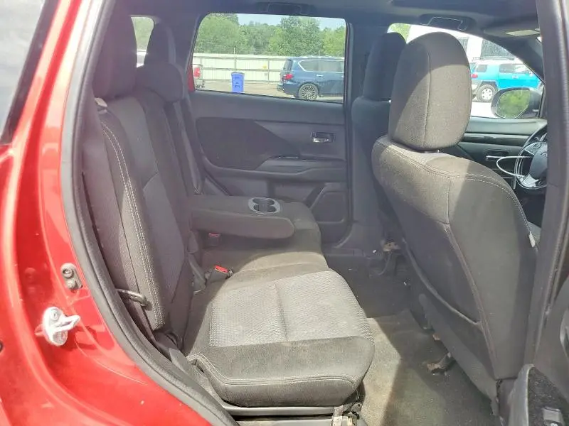 2018 MITSUBISHI OUTLANDER SE  