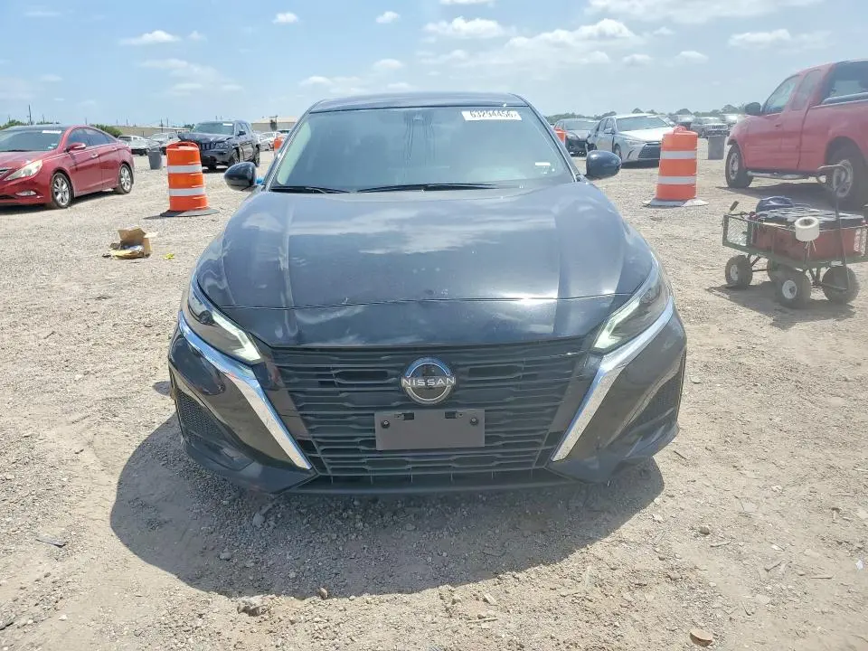 2023 NISSAN ALTIMA SV  
