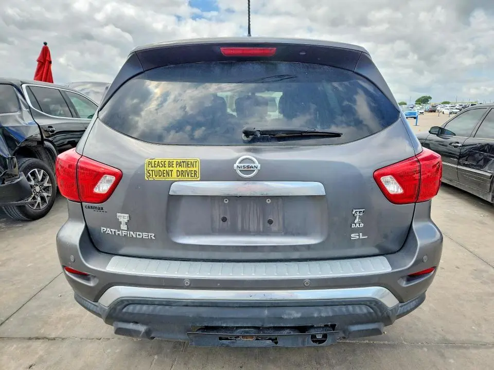 2017 NISSAN PATHFINDER SL  