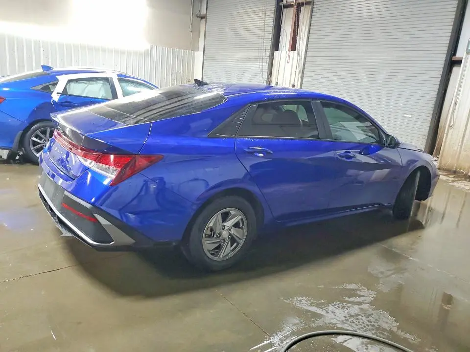 2024 HYUNDAI ELANTRA SE  