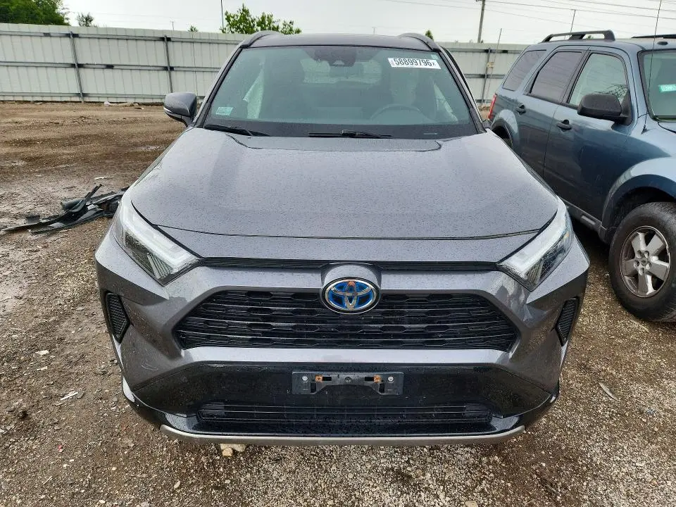 2022 TOYOTA RAV4 SE  