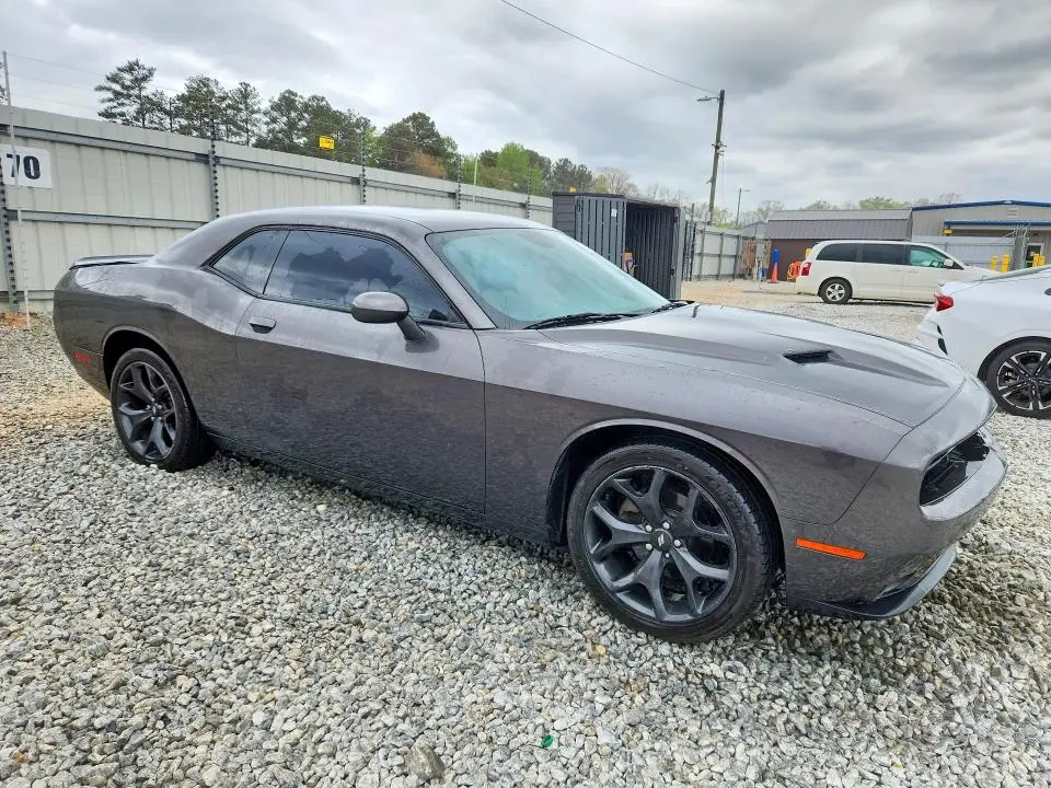 2020 DODGE CHALLENGER SXT  
