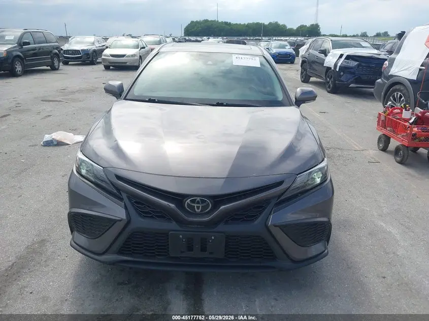 2021 TOYOTA CAMRY SE AWD