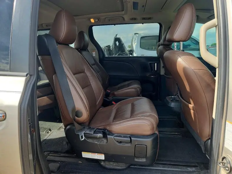 2016 TOYOTA SIENNA LIMITED PREMIUM 7-PASSENGER  