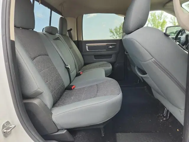 2016 RAM 1500 SLT  