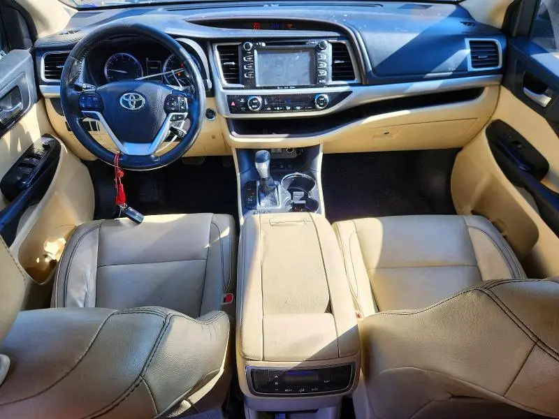 2017 TOYOTA HIGHLANDER XLE  