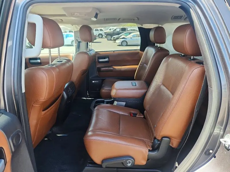 2016 TOYOTA SEQUOIA PLATINUM  