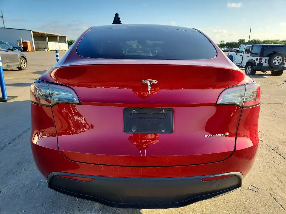 2024 TESLA MODEL Y   