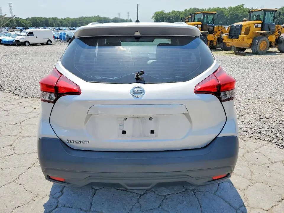 2018 NISSAN KICKS S  