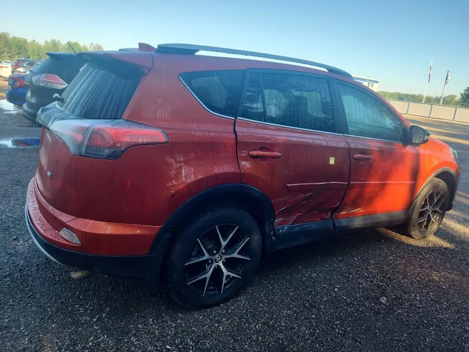 2016 TOYOTA RAV4 SE  
