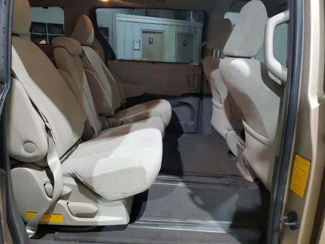 2011 TOYOTA SIENNA LE  