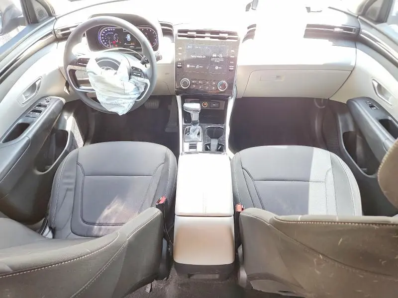 2022 HYUNDAI TUCSON SE  
