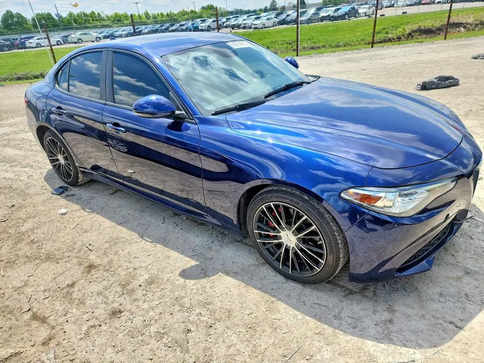2017 ALFA ROMEO GIULIA Q4  