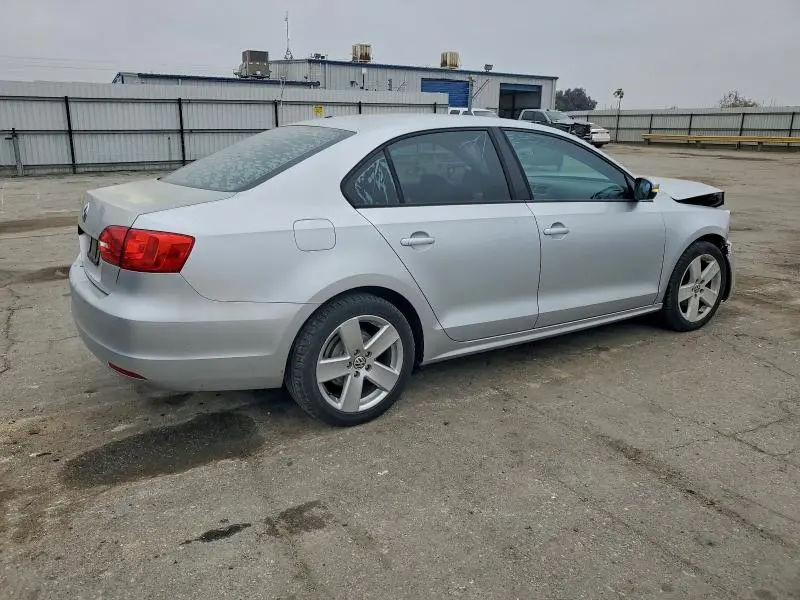 2012 VOLKSWAGEN JETTA SE  