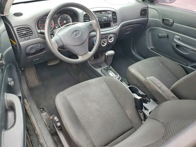 2010 HYUNDAI ACCENT GS  