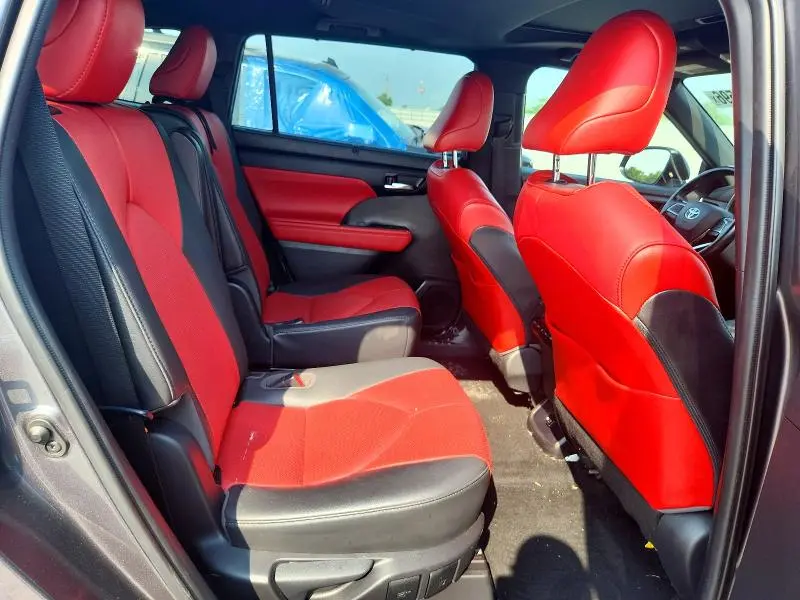 2021 TOYOTA HIGHLANDER XSE  