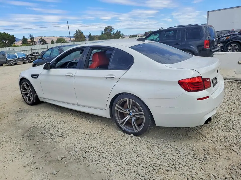 2013 BMW M5   