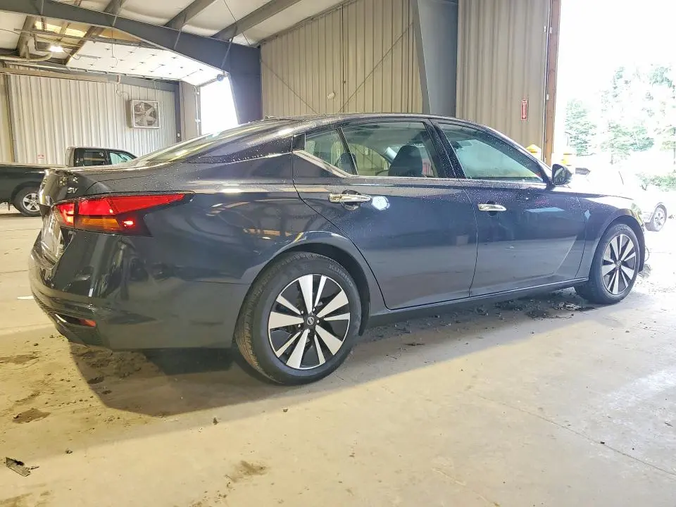 2019 NISSAN ALTIMA SV  