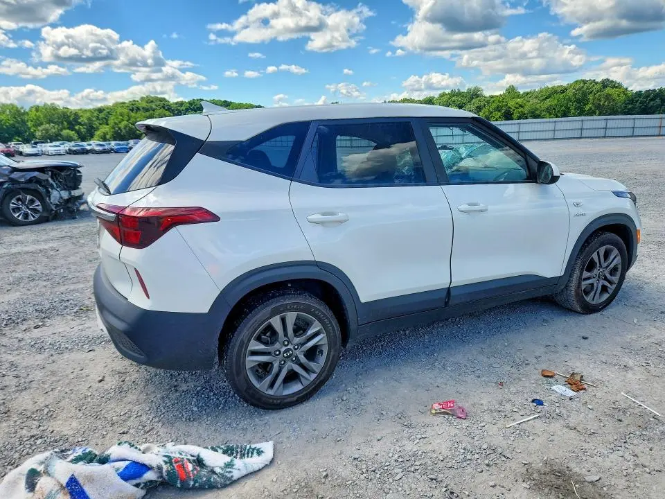 2021 KIA SELTOS LX  