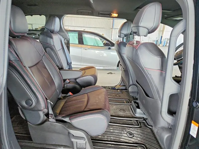 2025 TOYOTA SIENNA XSE 7-PASSENGER  
