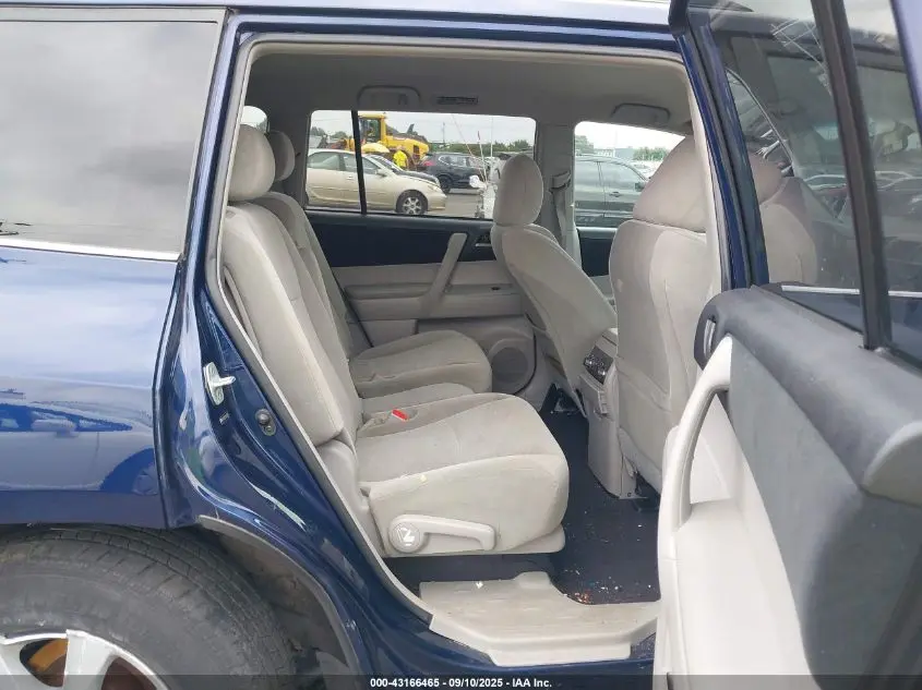 2011 TOYOTA HIGHLANDER BASE V6