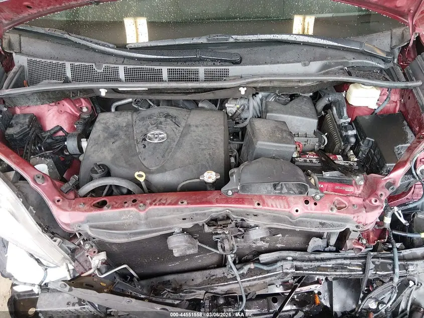 2018 TOYOTA SIENNA XLE 8 PASSENGER