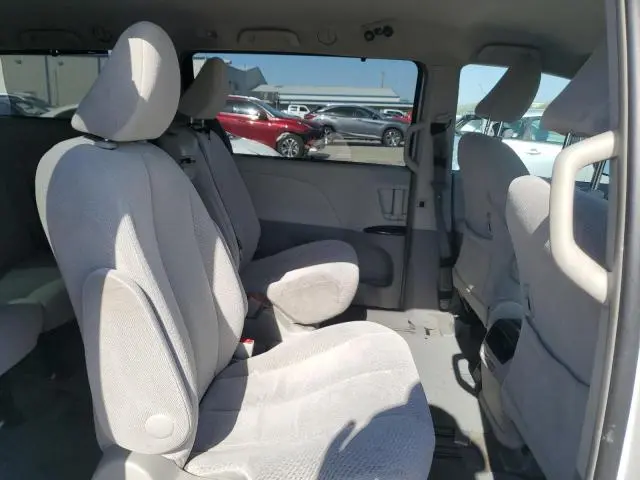 2012 TOYOTA SIENNA LE  