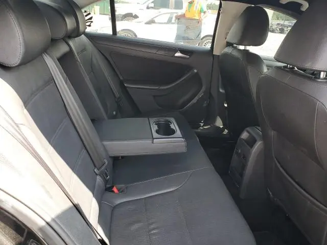 2012 VOLKSWAGEN JETTA SE  