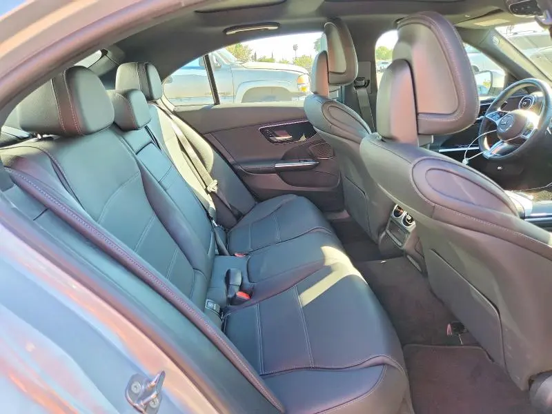 2025 MERCEDES-BENZ C 300  