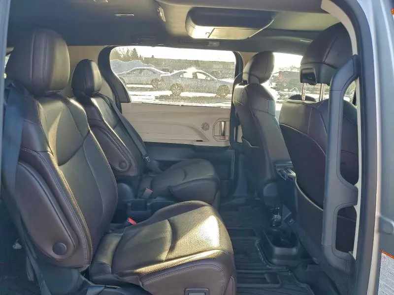 2023 TOYOTA SIENNA LIMITED  