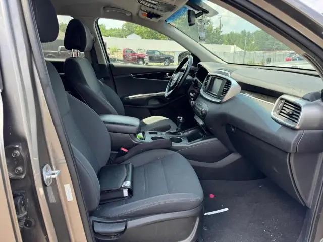2016 KIA SORENTO LX  