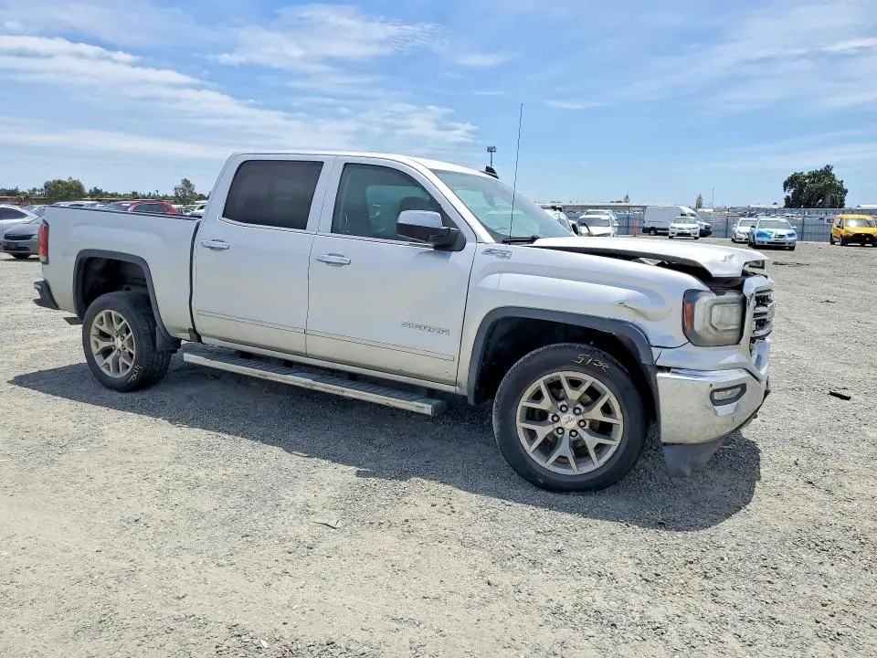 2018 GMC SIERRA K1500 SLT  