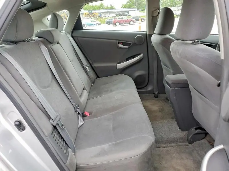 2010 TOYOTA PRIUS III  
