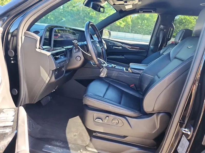 2023 CADILLAC ESCALADE LUXURY  