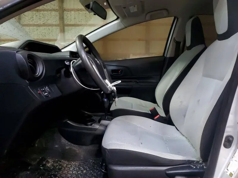 2016 TOYOTA PRIUS C ONE  