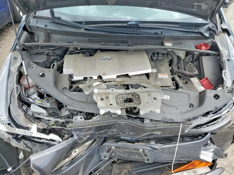 2021 TOYOTA PRIUS XLE  