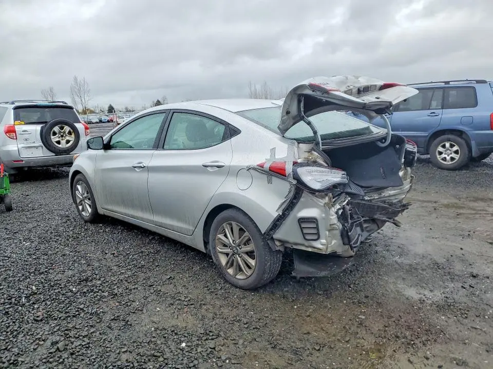 2016 HYUNDAI ELANTRA SE  