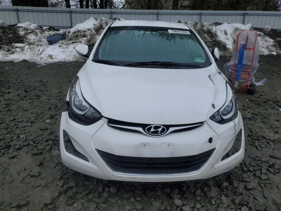 2014 HYUNDAI ELANTRA SE  