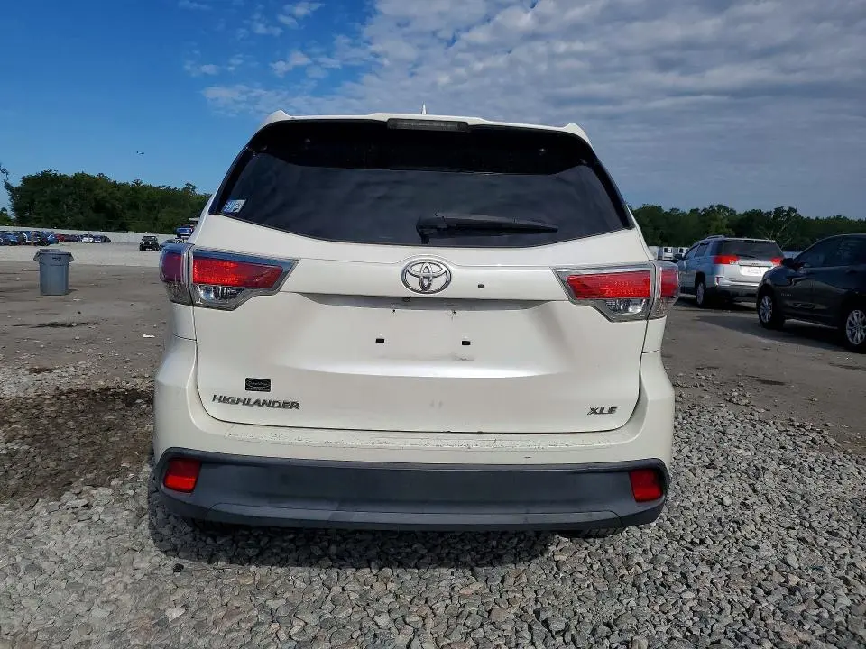 2015 TOYOTA HIGHLANDER XLE  
