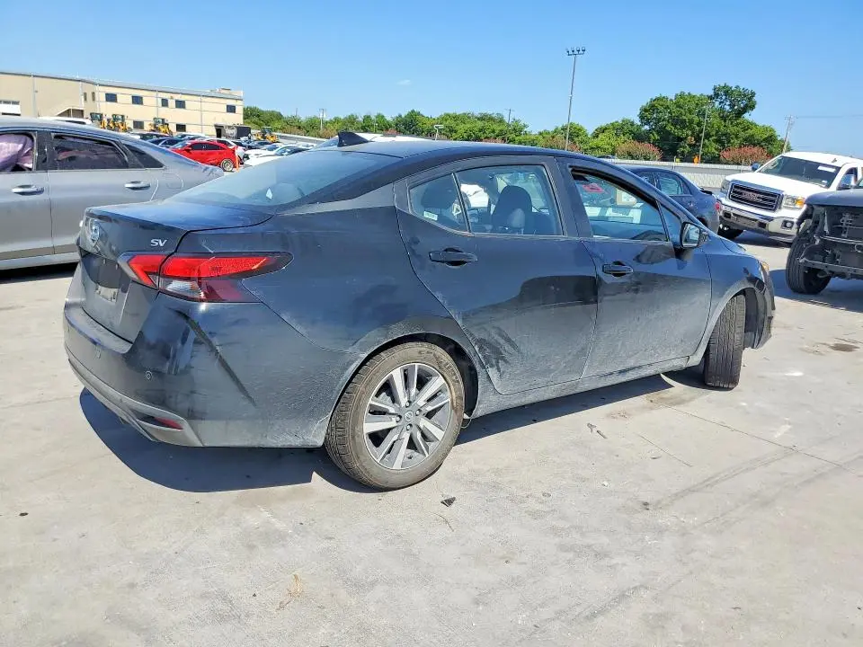 2021 NISSAN VERSA SV  