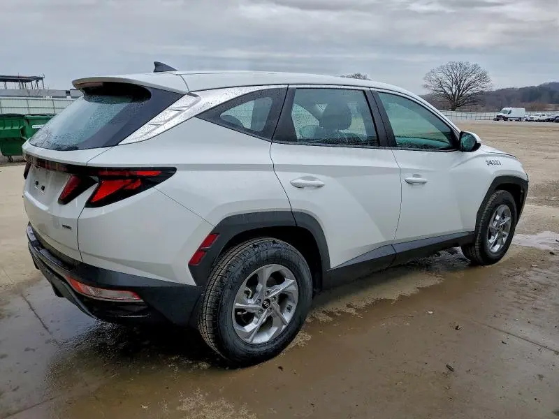 2023 HYUNDAI TUCSON SE  