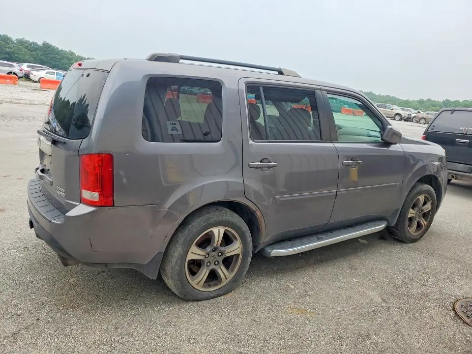 2015 HONDA PILOT SE  