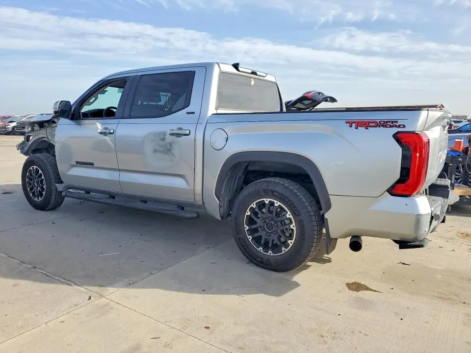 2023 TOYOTA TUNDRA SR5  