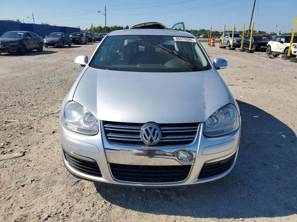 2010 VOLKSWAGEN JETTA SE  