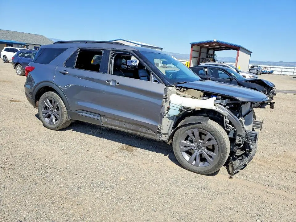 2022 FORD EXPLORER XLT  