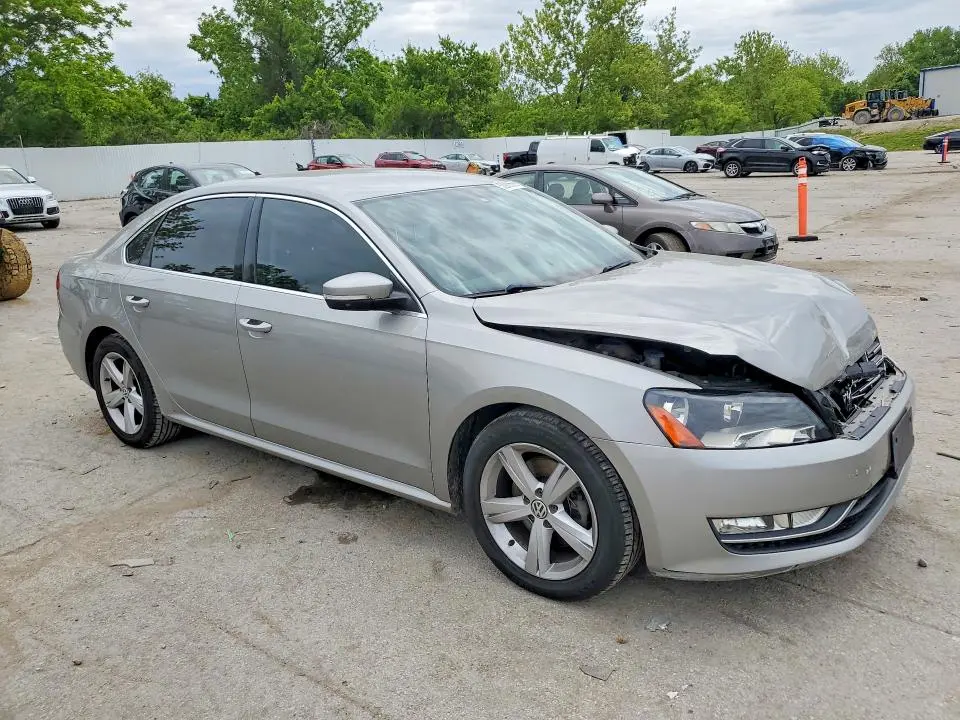 2014 VOLKSWAGEN PASSAT SE  