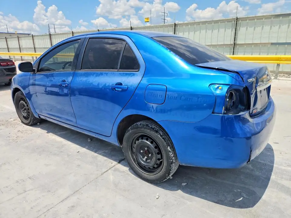 2010 TOYOTA YARIS BASE  